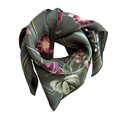 Silketørklæde -Blossom garden 50cm.